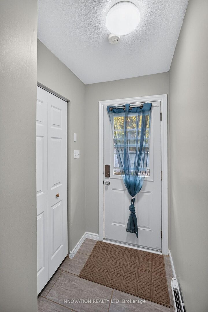 Property Photo:  315 Mullett Street 6  ON K7C 4J6 