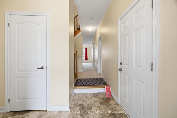 Property Photo:  90 Sky Harbour Drive  ON L6Y 0V3 