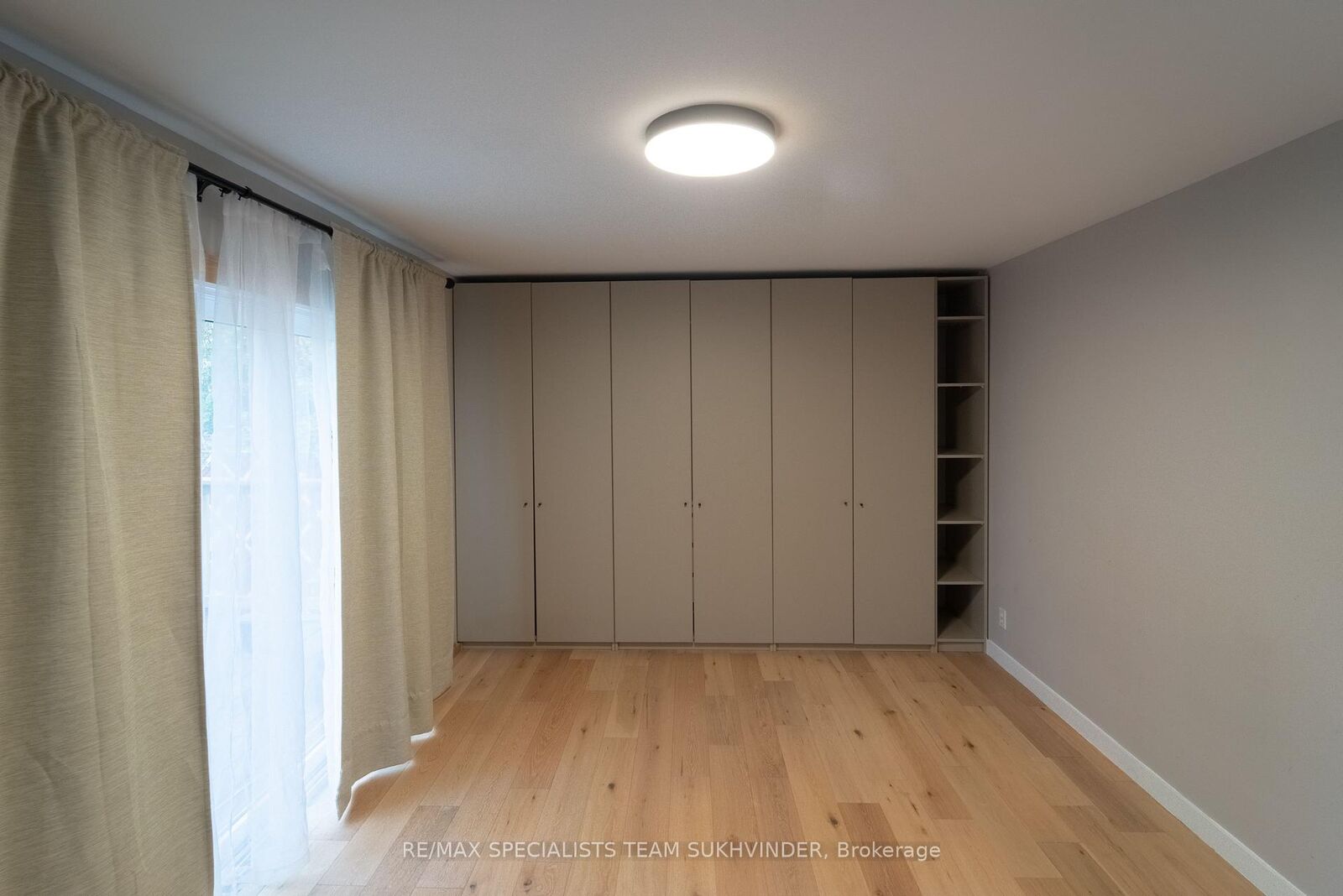 Property Photo:  79 Redwater Drive Main  ON M9W 1Z5 