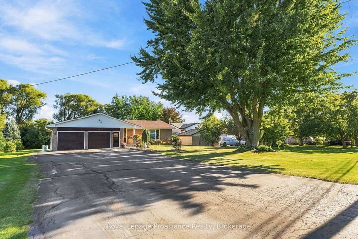 Property Photo:  167 Dundas Street  ON K0K 1H0 