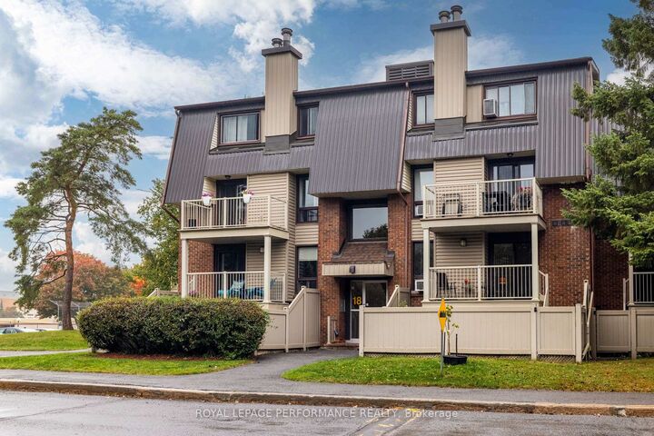 Property Photo:  18 Sweetbriar Circle 7  ON K2J 2K4 