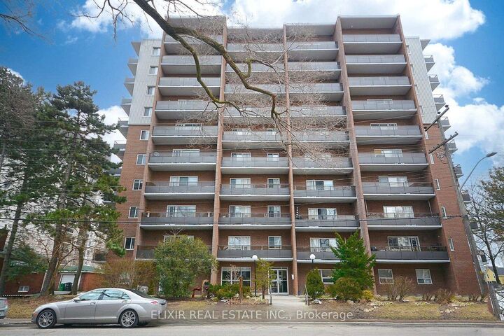 Property Photo: 15 Elizabeth Street N 605 ON L5G 2Z3