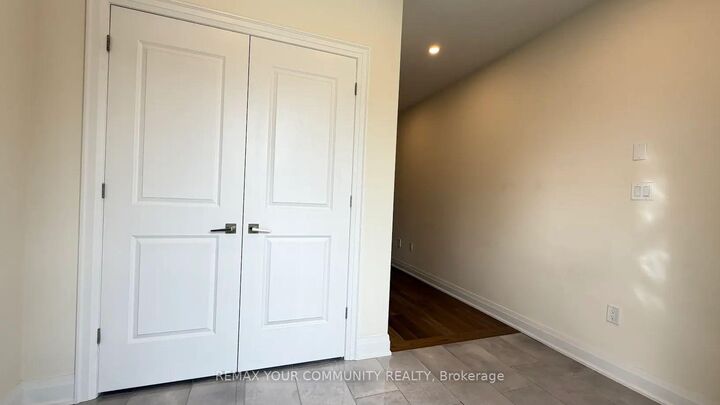 Property Photo:  22 Upbound Court  ON L9N 0W1 