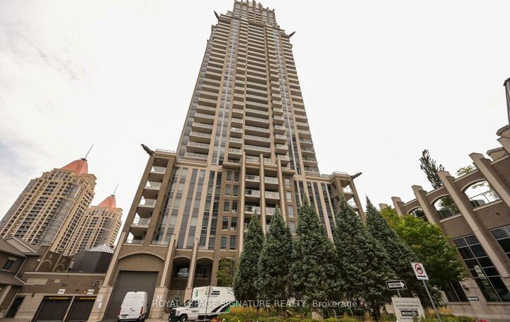 Property Photo:  388 Prince Of Wales Drive 2211  ON L5B 0A1 