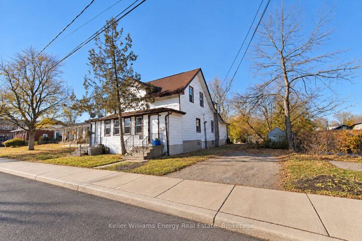 Property Photo:  5 Crandall Street 3  ON K9V 1R9 