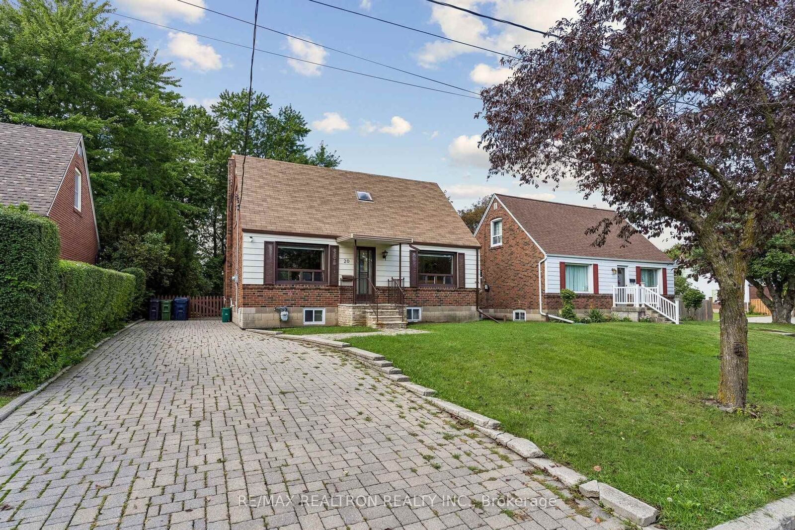 Property Photo:  20 Edithvale Drive  ON M2N 2R5 