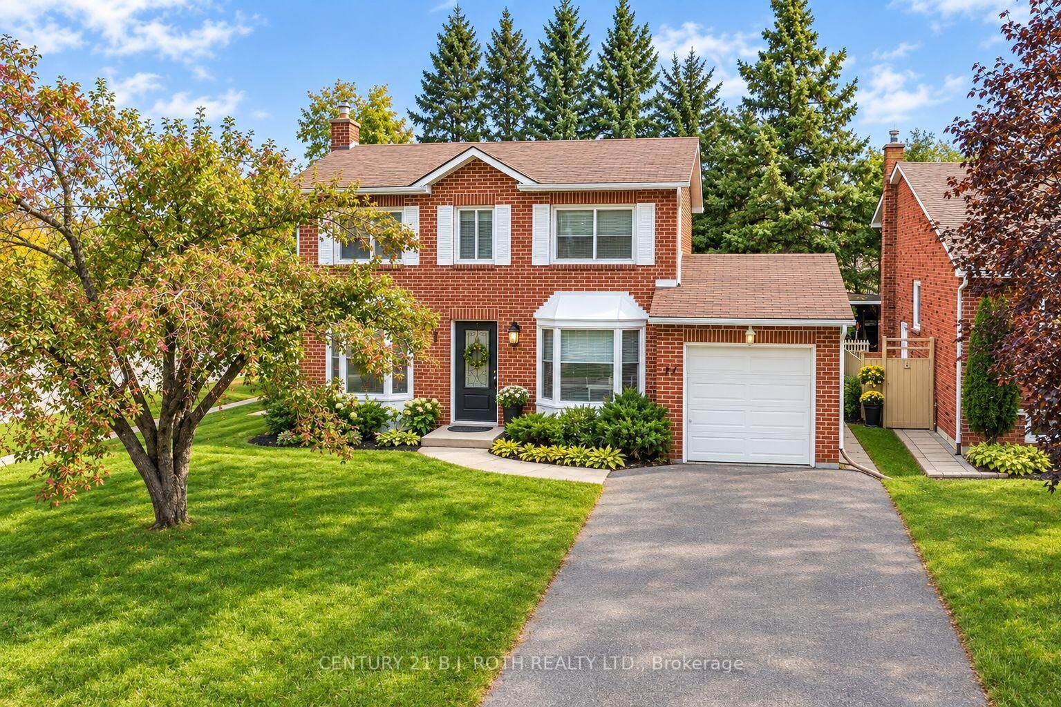 Property Photo:  77 Pepler Place  ON L4N 5E3 