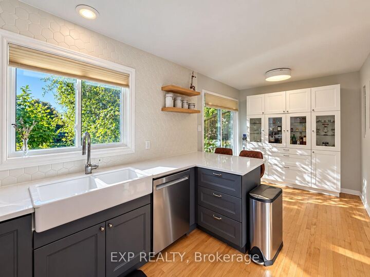Property Photo: 189 Dunbarton Court ON K1K 4L7