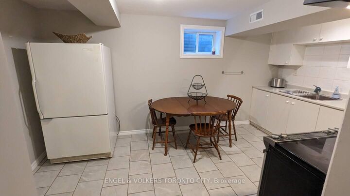 Property Photo:  18 Elrose Road W B  ON L6T 2C2 