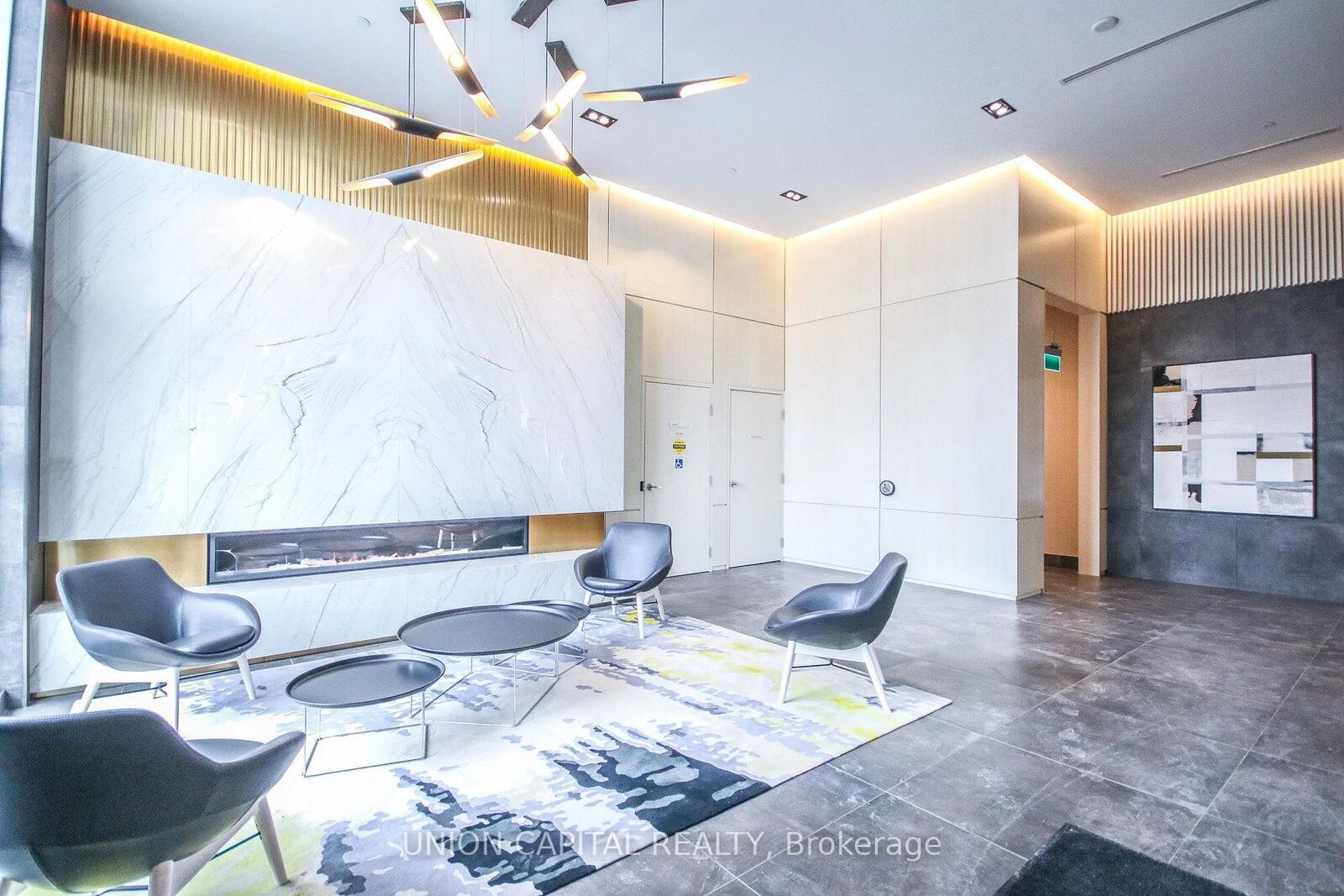 Property Photo:  223 St Clair Avenue W 510  ON M4V 1R3 