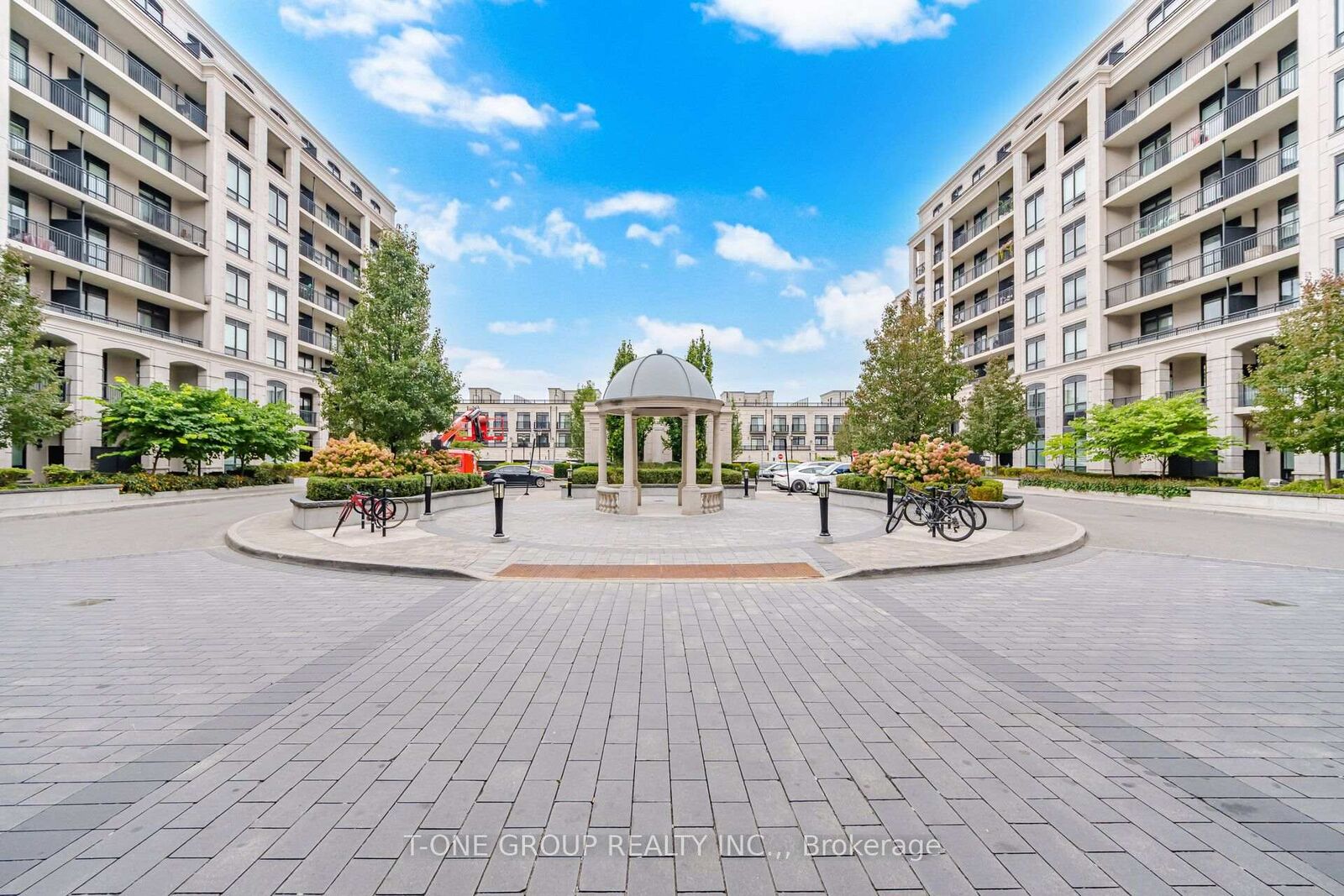 Property Photo:  268 Buchanan Drive 215W  ON L3R 8G9 