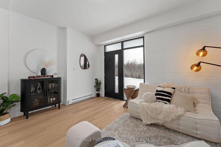 Property Photo:  425 Fourth Street 103  ON K7G 2X2 
