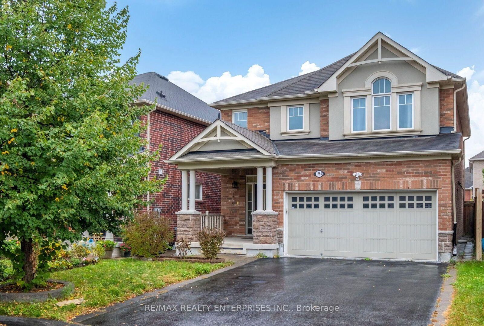 Property Photo:  1765 Hayden Lane Main  ON L1X 0A9 