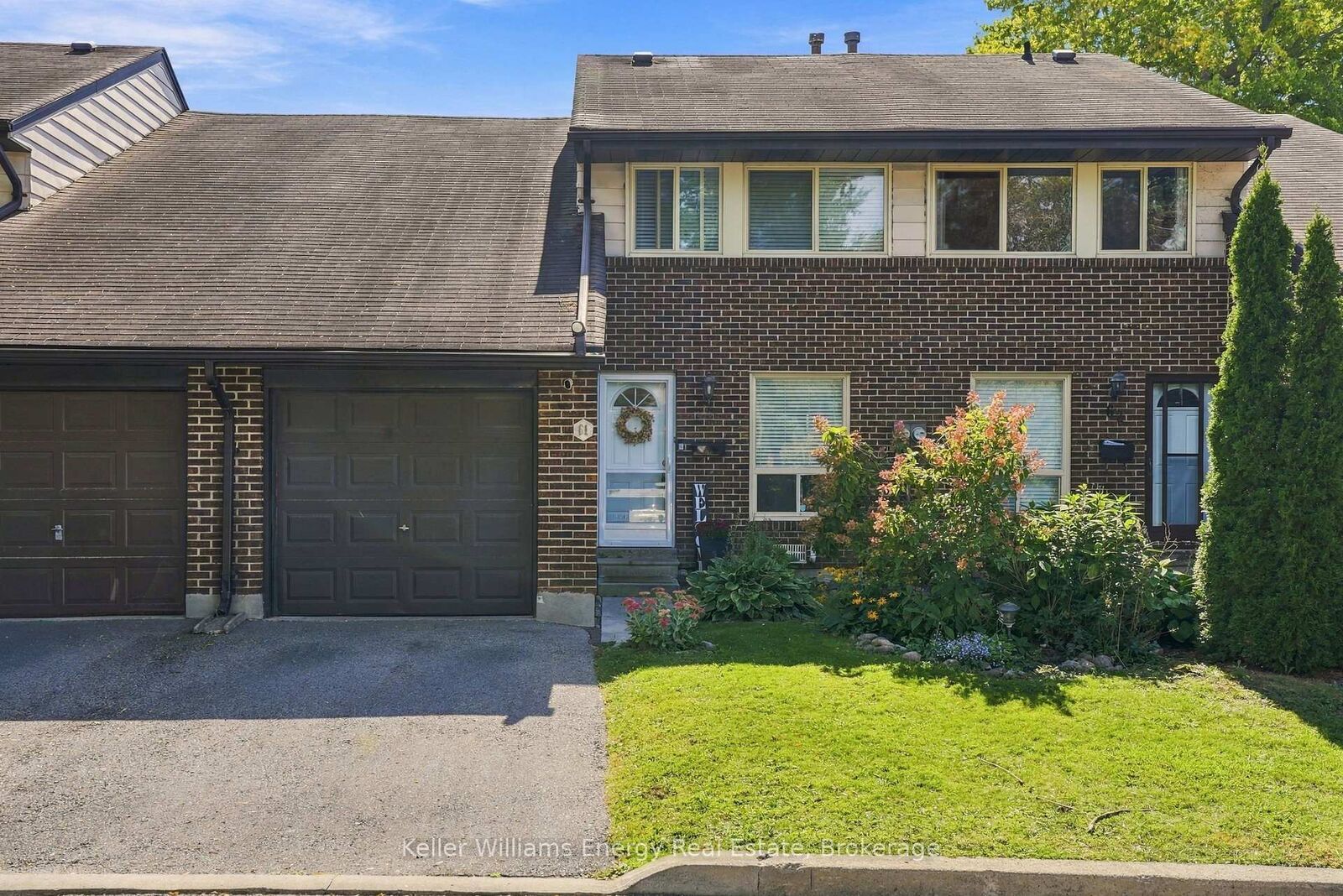 Photo de la propriété:  155 Glovers Road 61  ON L1G 7A4 