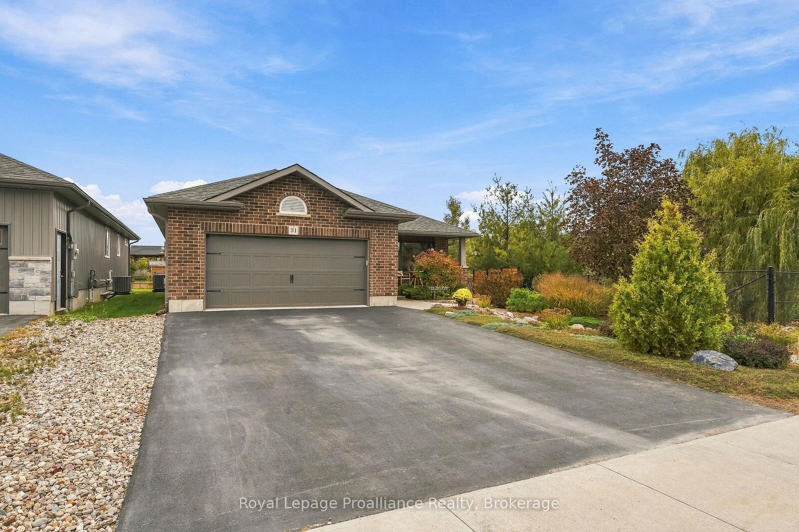 Property Photo:  31 Ambrosia Terrace  ON K8V 0G7 