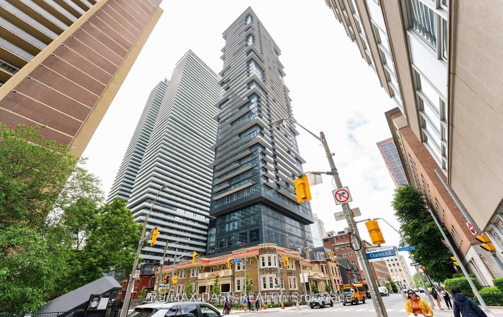 Property Photo:  634 Church Street 2002  ON M4Y 0G9 