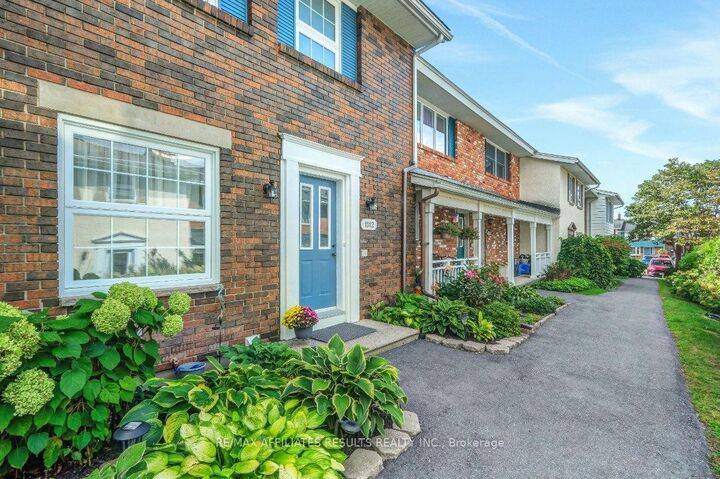 Property Photo:  1312 Cornell Street  ON K2H 7M1 
