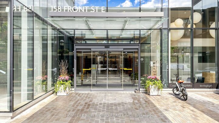 Property Photo:  158 Front Street E 813  ON M5A 0K9 