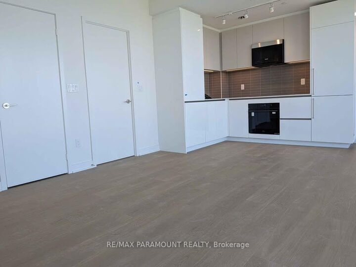 Property Photo:  209 Steeles Avenue W 1609  ON L6Y 0B5 