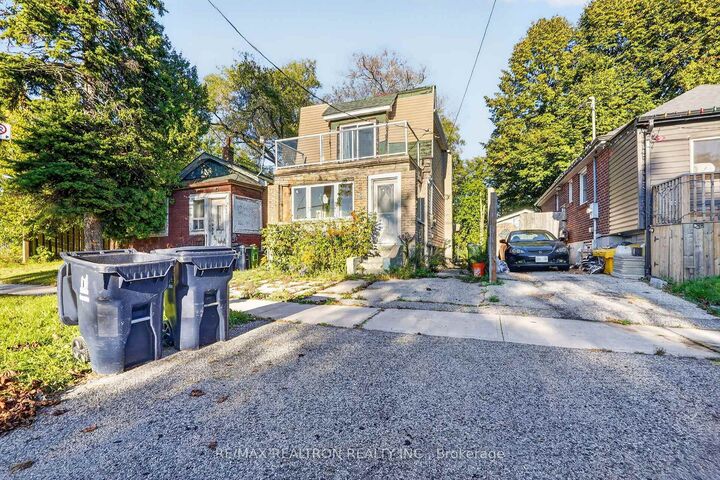 Property Photo:  159 Eastwood Avenue  ON M1N 3H5 