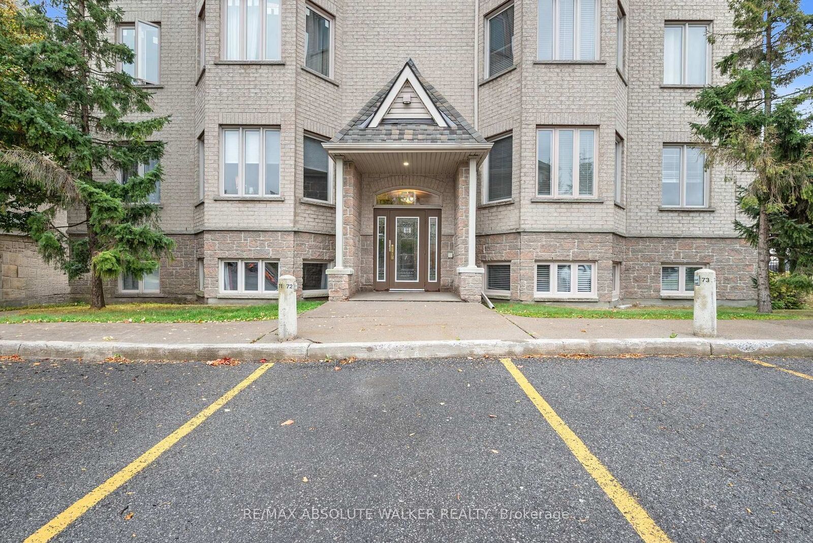 Property Photo:  50 Briargate Private 7  ON K4A 0C3 