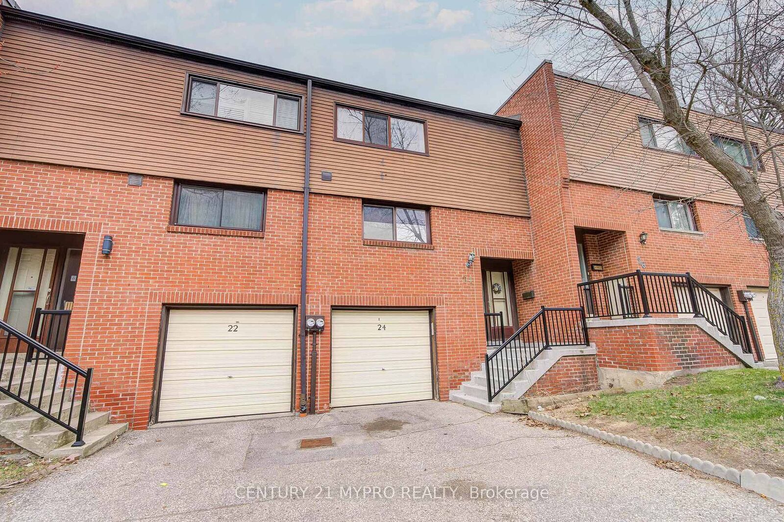 Property Photo:  24 Song Meadoway N/A  ON M2H 2T7 