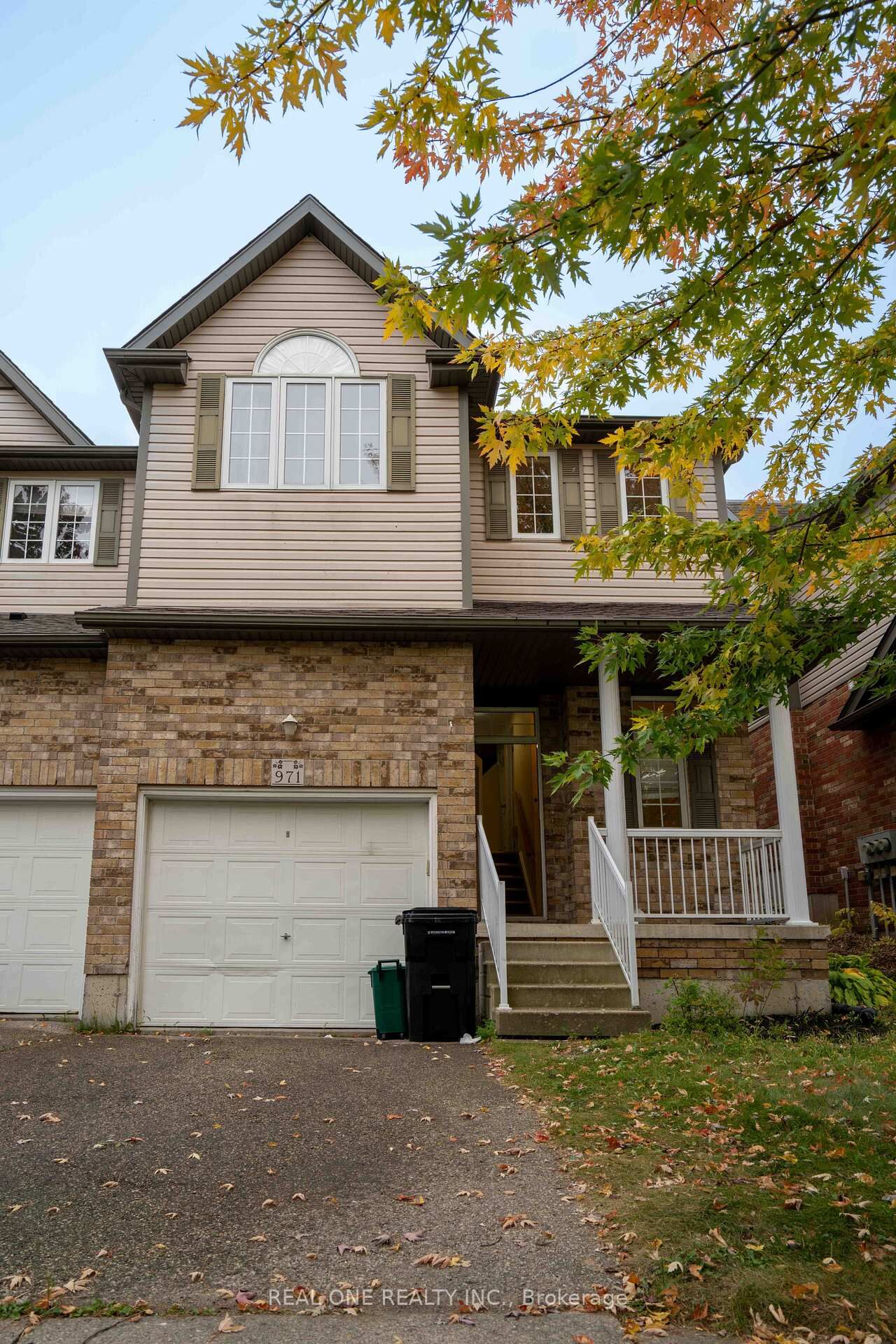 Property Photo:  971 Creekside Drive  ON N2V 2W5 