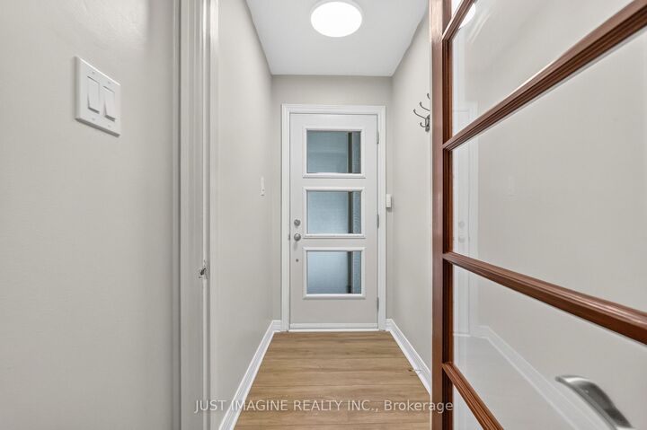 Property Photo:  286 Clare Street  ON K1Z 7E4 