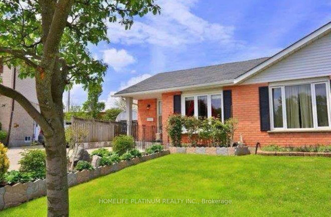Property Photo:  22 Calais Place  ON N2M 5M1 