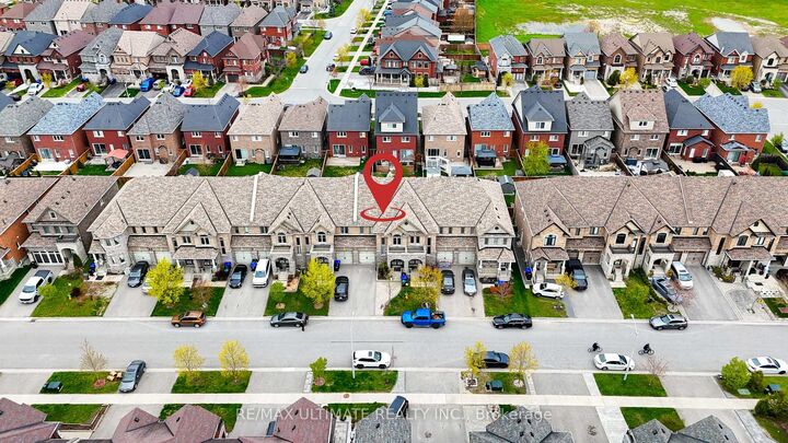 Property Photo:  42 Walker Boulevard Upper  ON L9R 0N2 