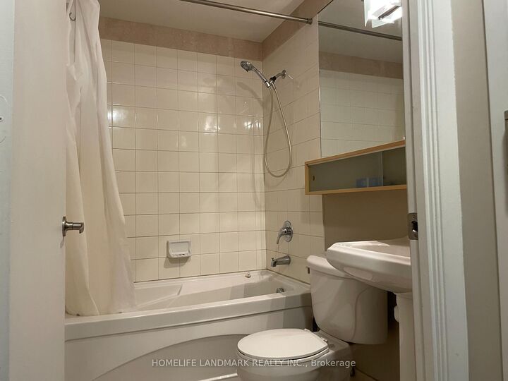 Property Photo:  85 Bloor Street E 1501  ON M4W 3Y1 