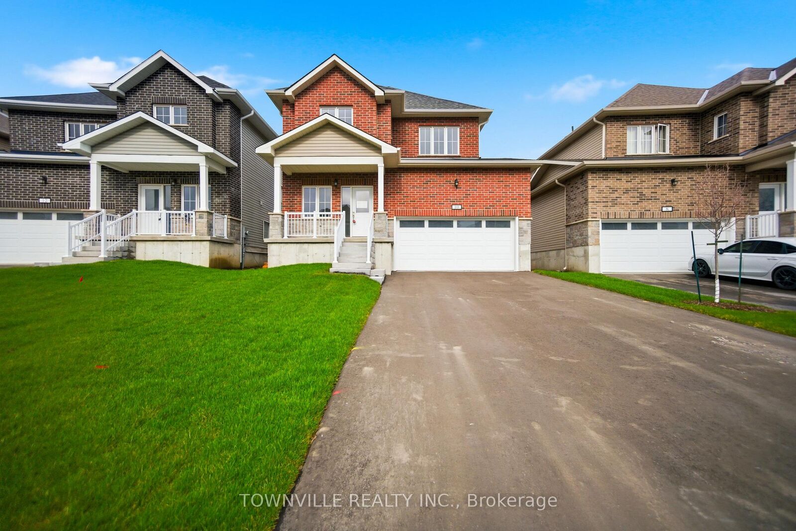 Property Photo:  10 Bradden Crescent  ON K8N 0T8 