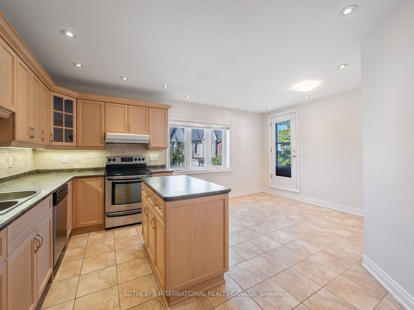 Property Photo:  187B Claremont Street  ON M6J 1V7 