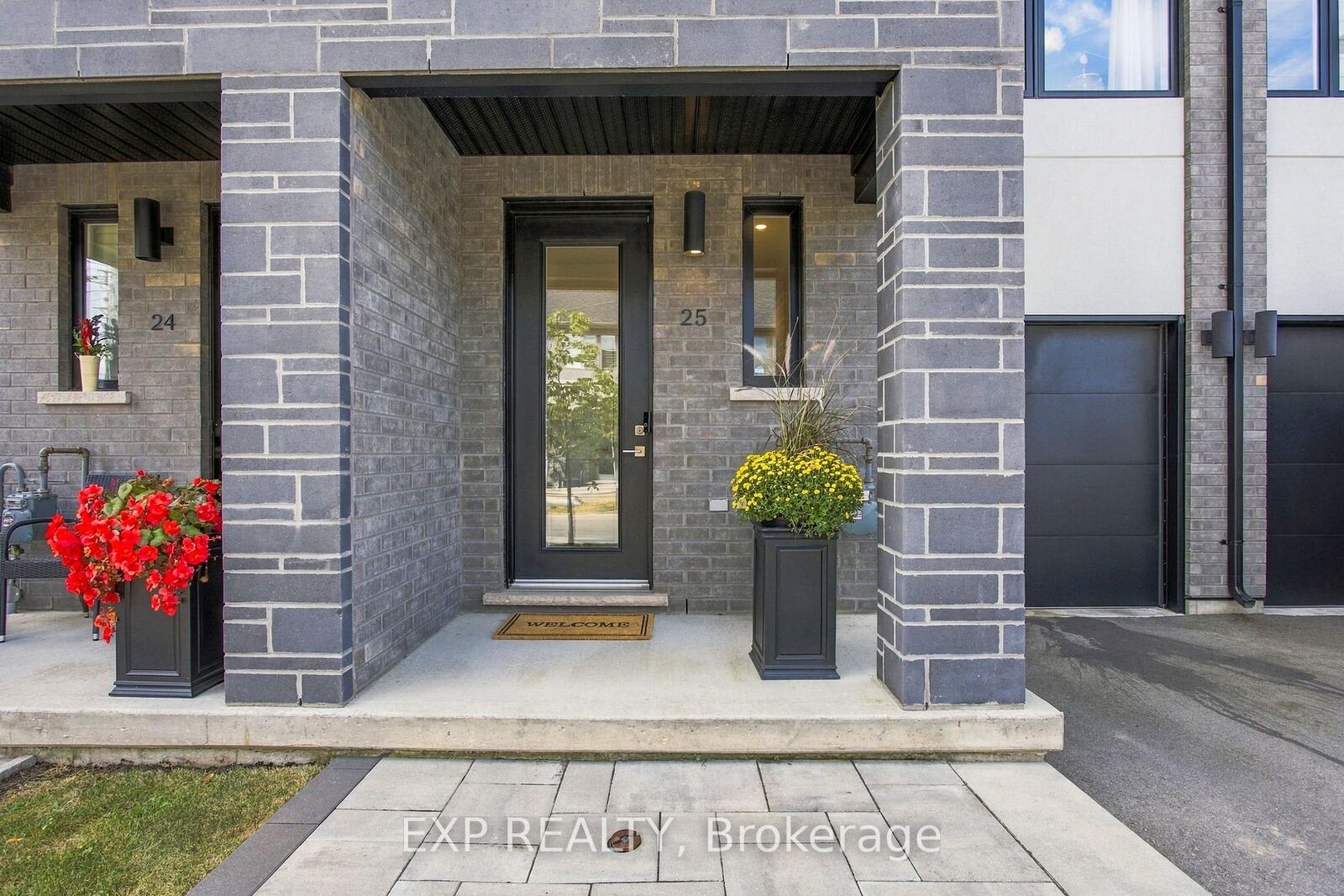 Property Photo:  166 Mount Albion Road 25  ON L8K 5S8 