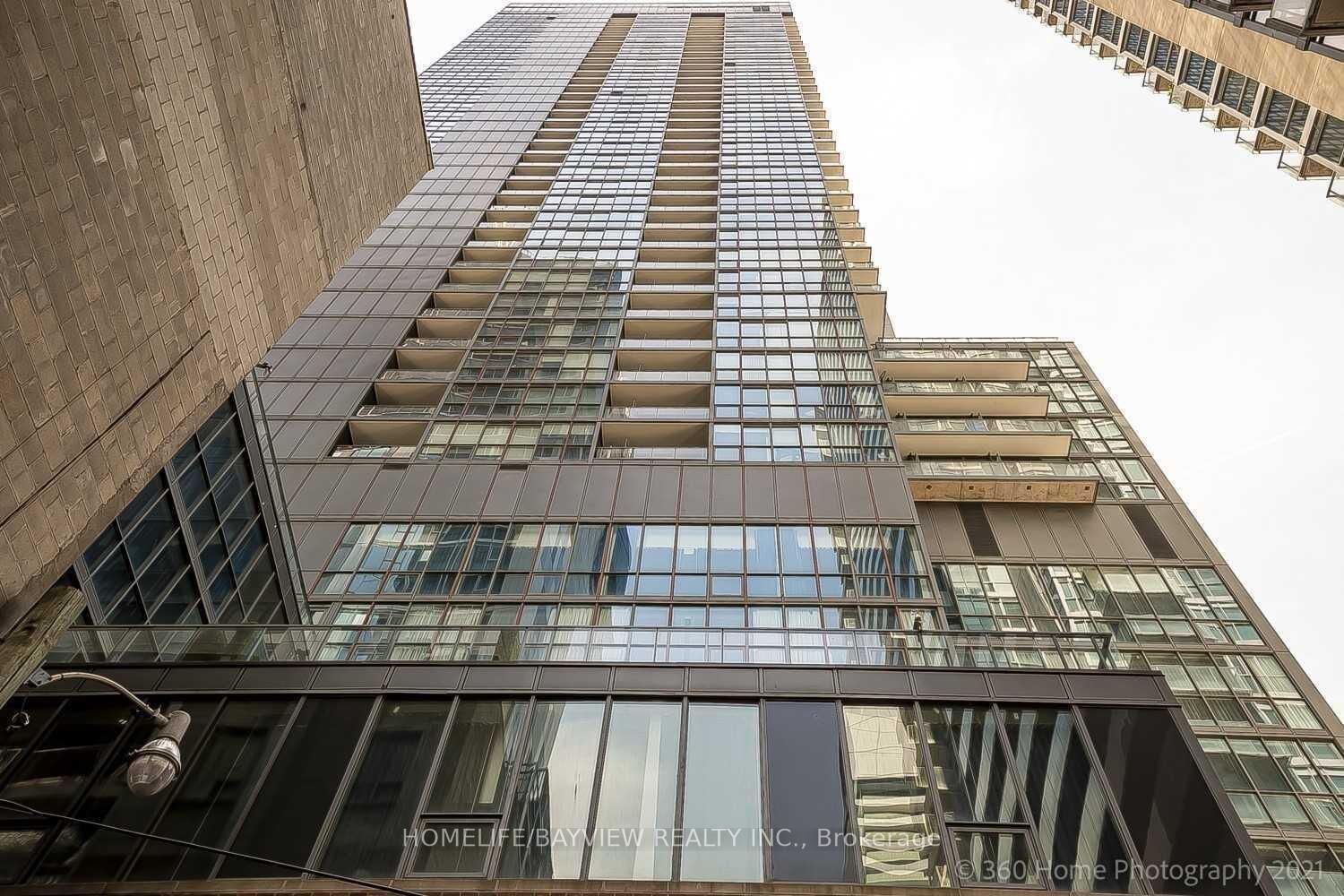 Property Photo:  88 Blue Jays Way 3205  ON M5V 2G3 