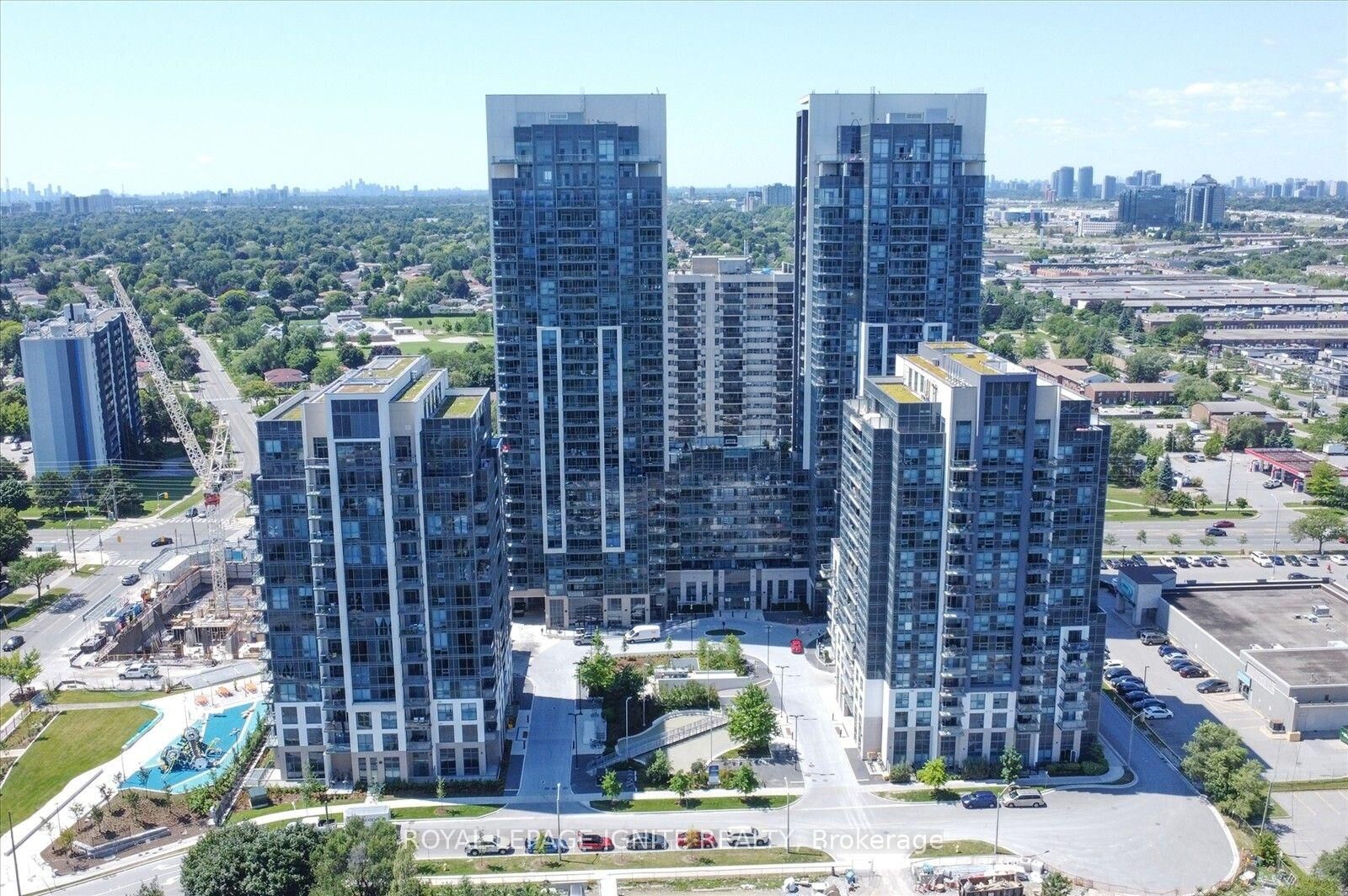 Property Photo:  30 Meadowglen Place 1110  ON M1G 0A6 