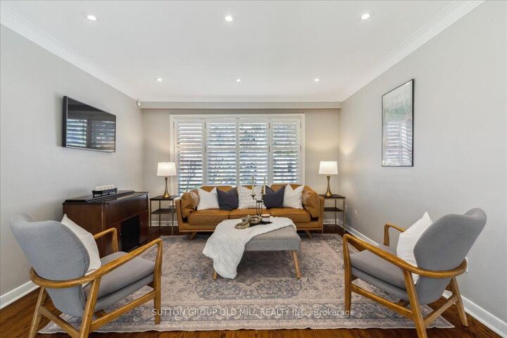 Property Photo:  2A Elton Crescent  ON M8W 2X8 