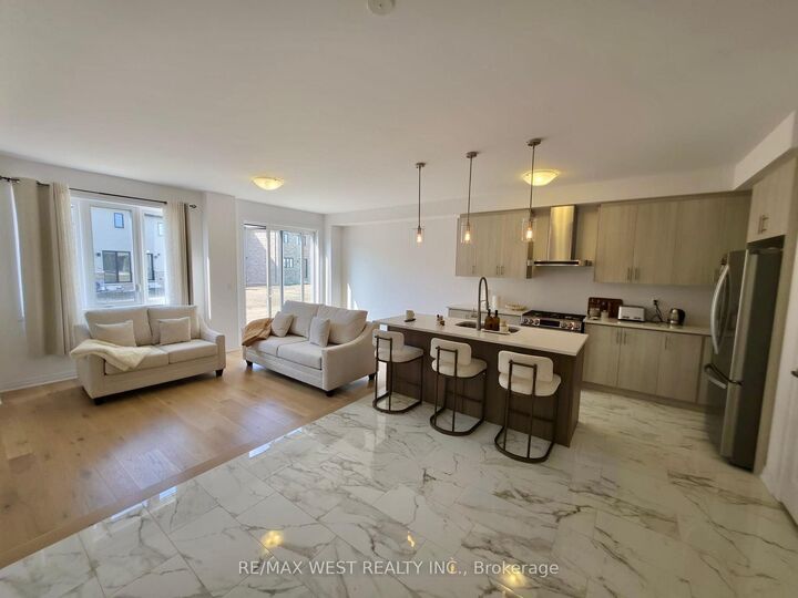 Property Photo:  889 Douro Street  ON N5A 0M3 