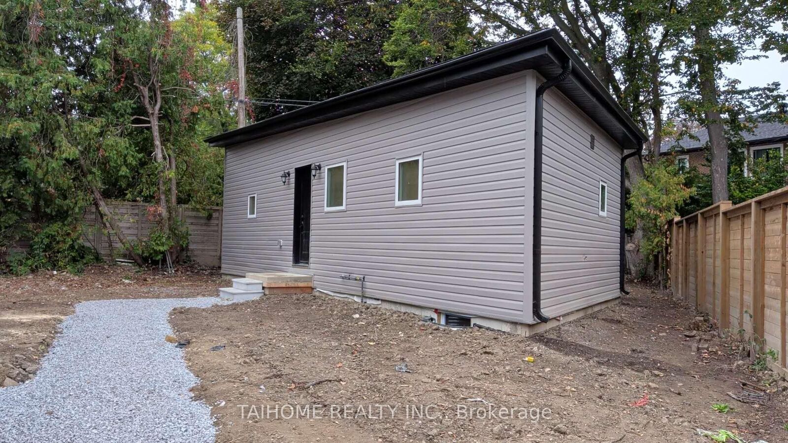 Property Photo:  15 Merredin Place Garden Suite  ON M3B 1S7 