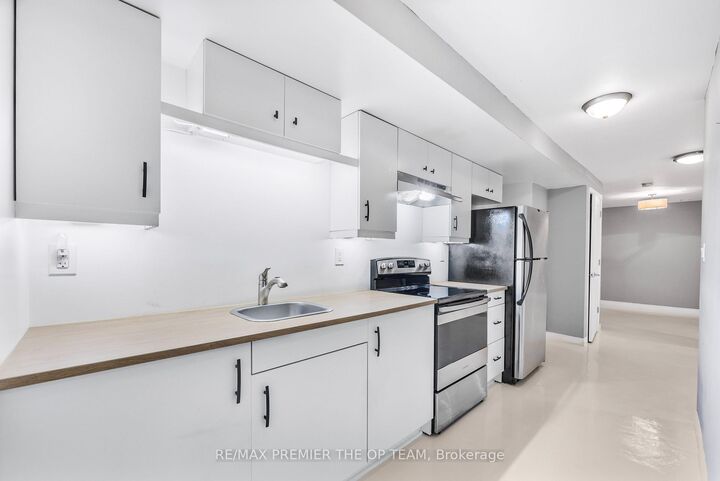 Property Photo:  223 Landsbridge Street Lower  ON L7E 2J6 