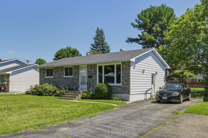 Photo de la propriété:  367 Georgiana Street  ON K7G 1N1 