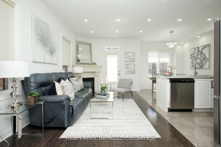 Property Photo:  25 Sibella Way  ON L4H 3V6 