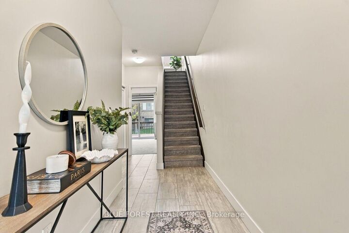 Property Photo:  2112 Meadowgate Boulevard  ON N6M 0H5 