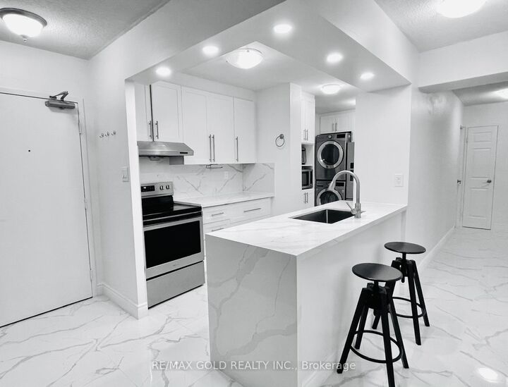 Property Photo:  390 Dixon Road 1611  ON M9R 1T4 