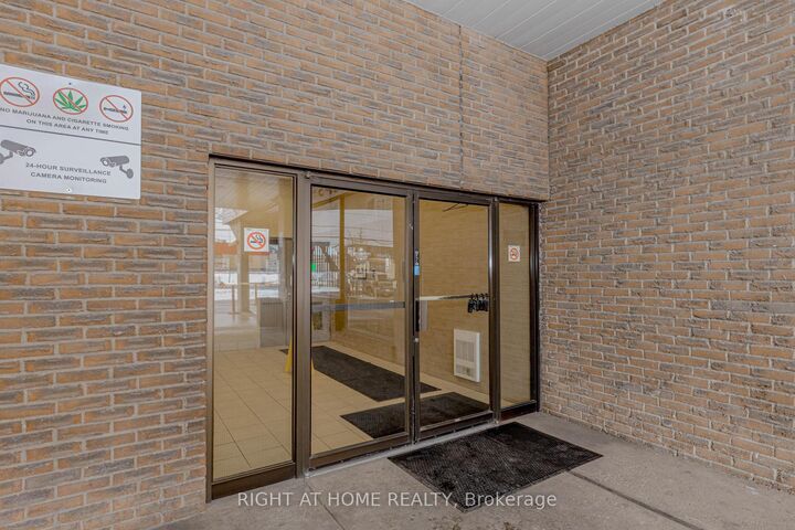 Property Photo:  40 Rexdale Boulevard 3  ON M9W 5Z3 