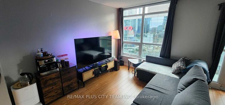 Property Photo: 18 Yonge Street 1314 ON M5E 1R4