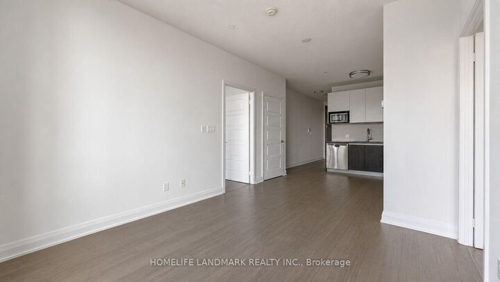 Property Photo:  15 Water Walk Drive 819  ON L6G 0G2 
