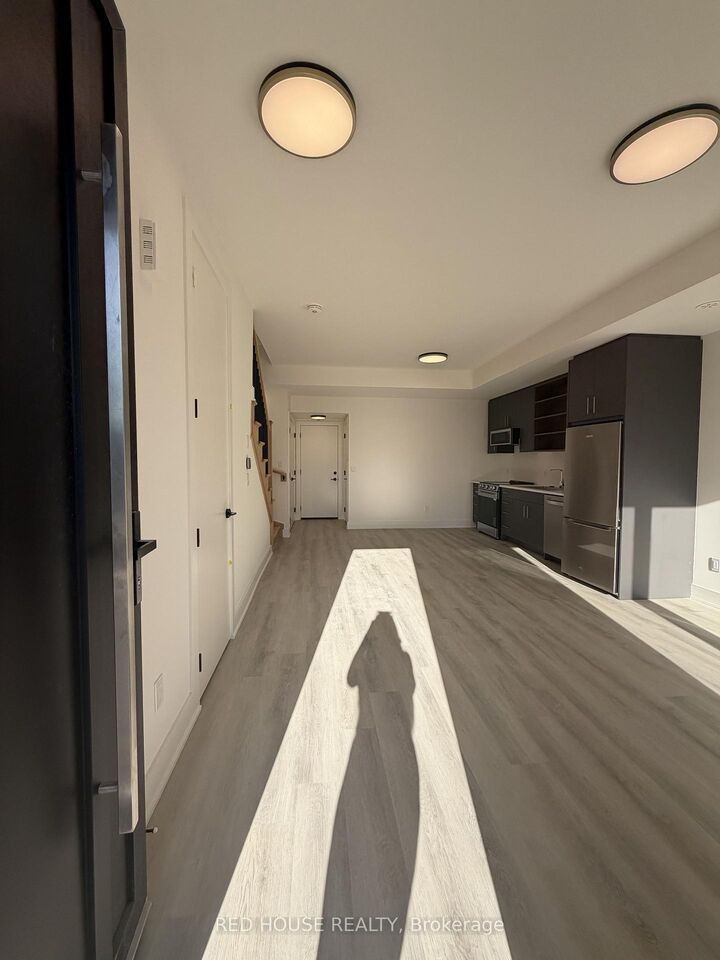 Property Photo:  254 Ellis Avenue  ON L2P 0G9 