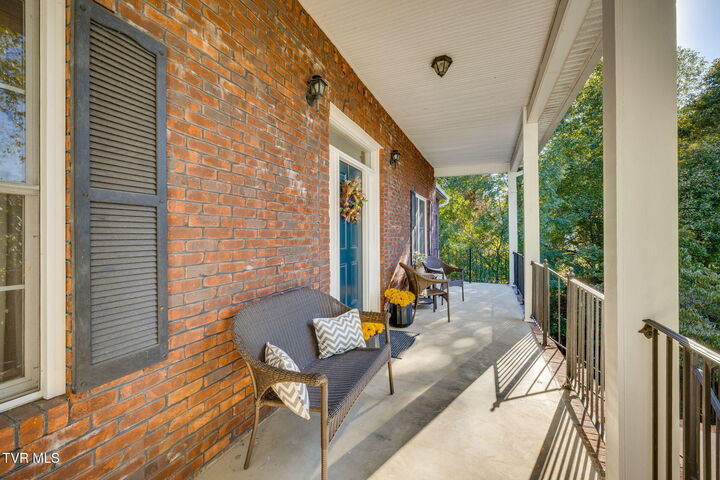 Property Photo:  204 Fox Path Court  TN 37663 