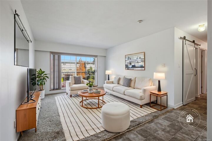 Property Photo: 266 Hirst Ave #304 BC V9P 2K9